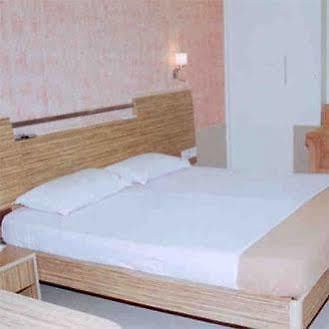 Check Inn Hotel Mumbai Exterior photo